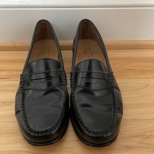 GH Bass Weejun Loafers - women’s size 9 - black